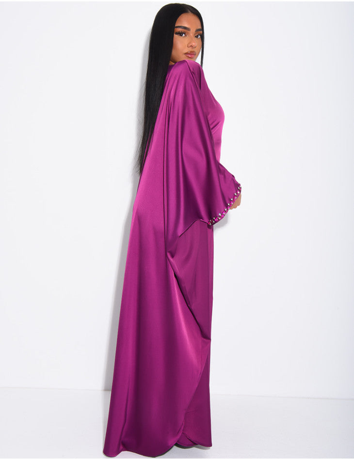ABAYA PAPILLON EN SATIN ORNEE DE CRISTAUX AU COL ET SUR LES MANCHES