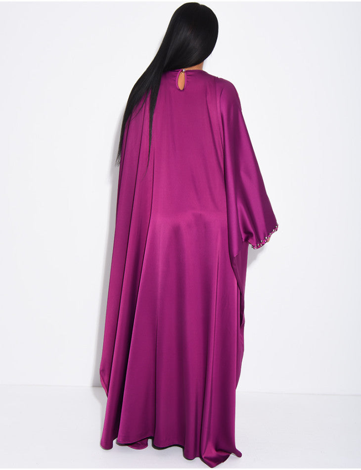 ABAYA PAPILLON EN SATIN ORNEE DE CRISTAUX AU COL ET SUR LES MANCHES