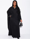 ABAYA PAPILLON EN SATIN ORNEE DE CRISTAUX AU COL ET SUR LES MANCHES