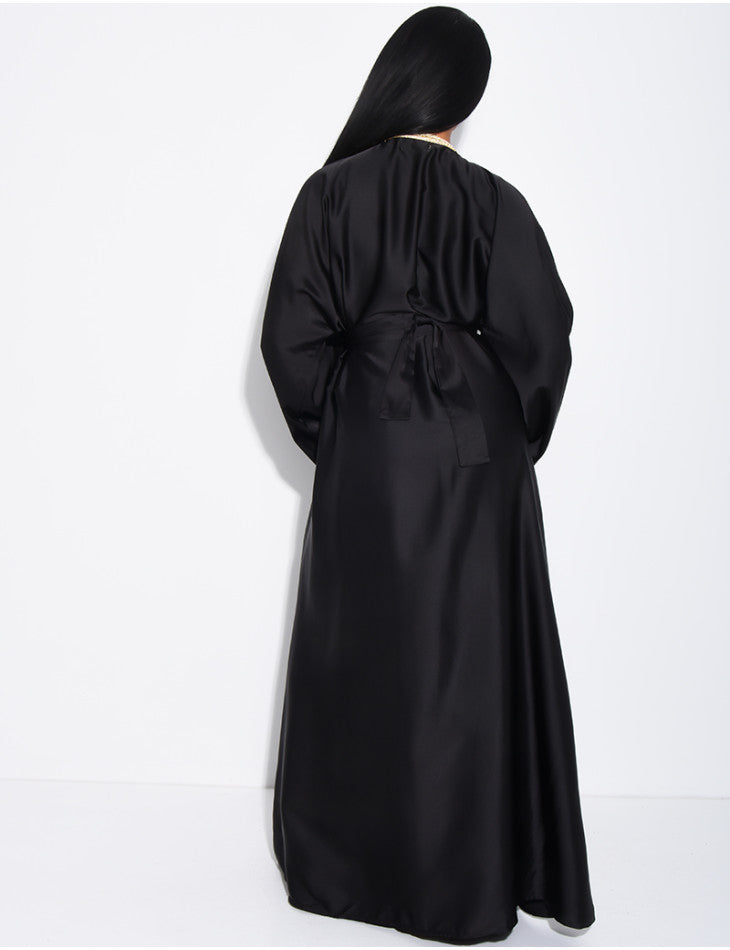 ABAYA PREMIUM EN SATIN A CRISTAUX DORÉS NOIR