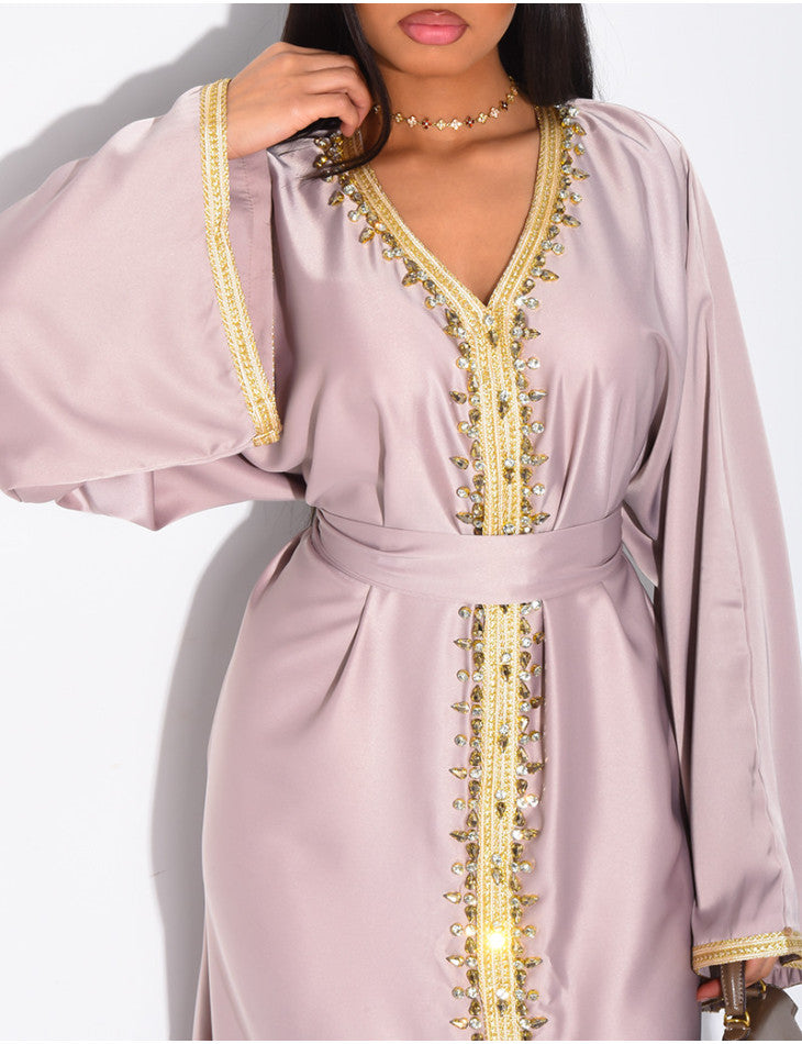 ABAYA PREMIUM EN SATIN A CRISTAUX DORÉS TAUPE
