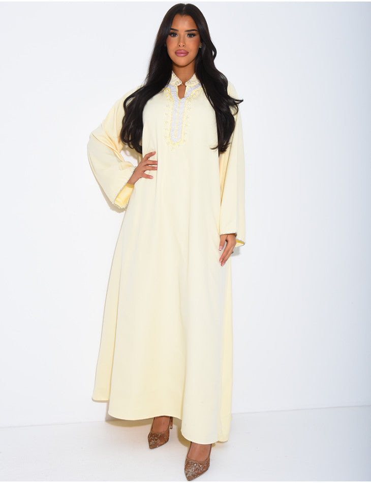 ABAYA AMPLE A PERLES COUSUE A LA MAIN